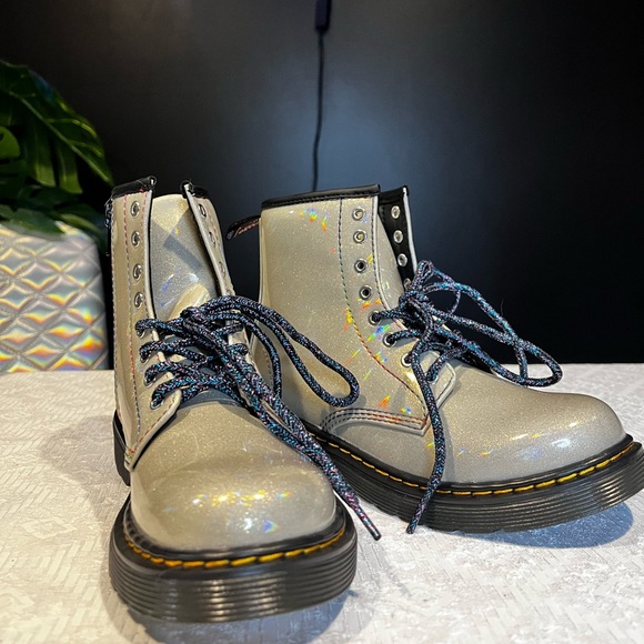 🎉HP🎉 NEW Martens Youth Iridescent Glitter Boots With Neon